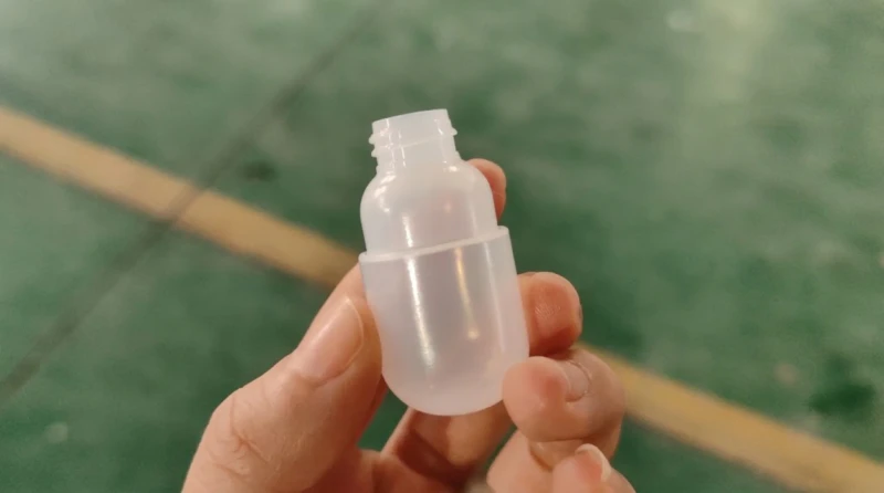 High precision pharmaceutical and cosmetic bottle samples