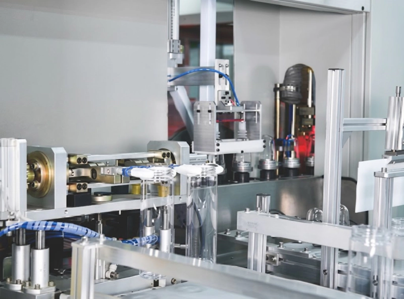 Customer blow molding machine production application case